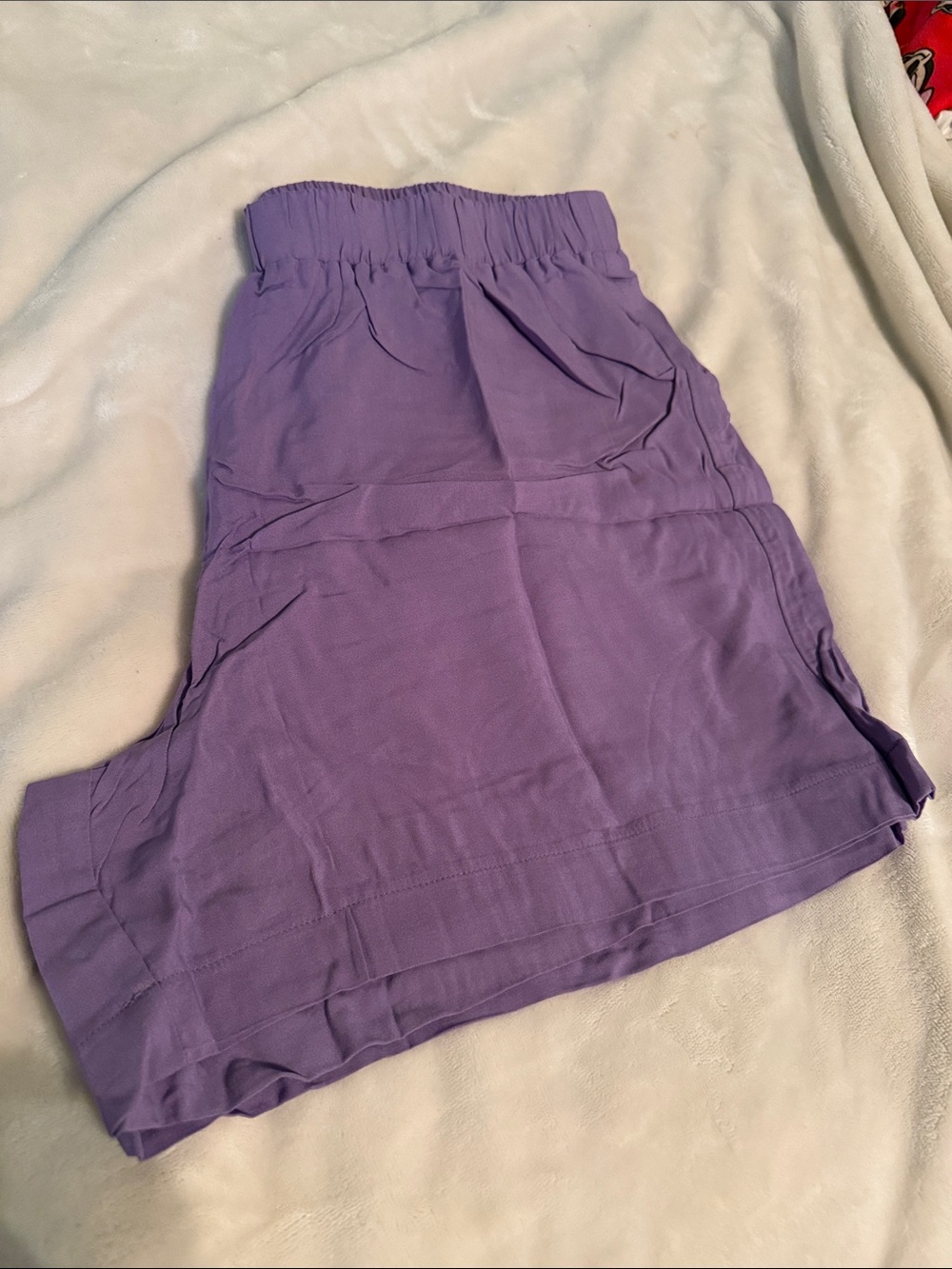 **CLEAR OUT** Colleen Lopez Lavender Purple Women Shorts